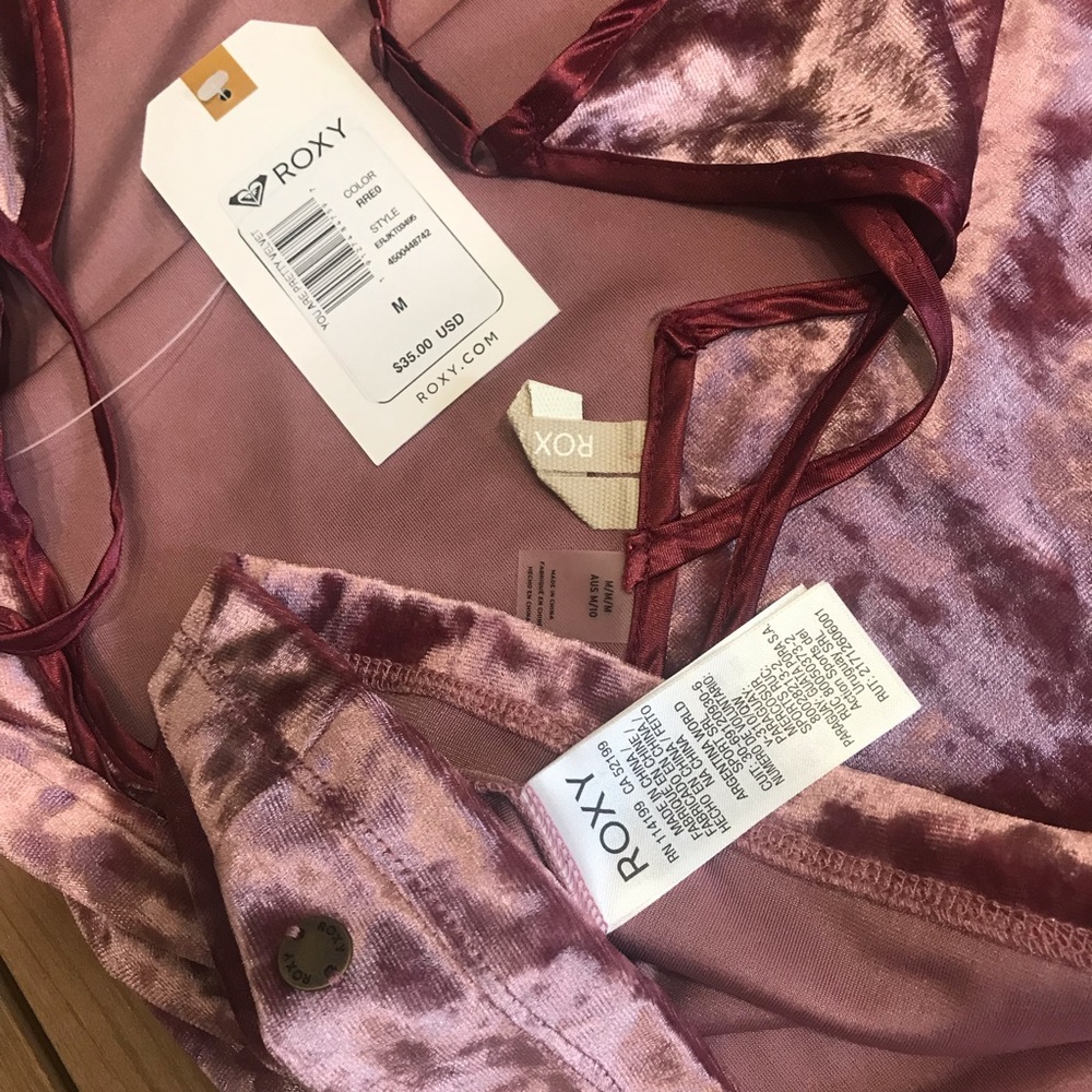 🎉HP⭐️ Roxy Pretty Strappy Velvet Top - Picture 5 of 5